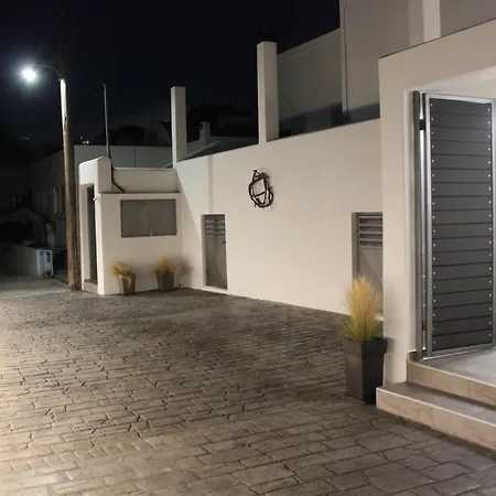 بيت للعطل The Rock Luxury Homes ميساريا