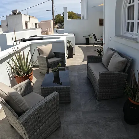 Hébergement de vacances The Rock Luxury Homes Mesariá